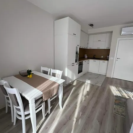 Harmony Apartment- 4 People- New Modern Flat-By The Sea Varna Exterior photo