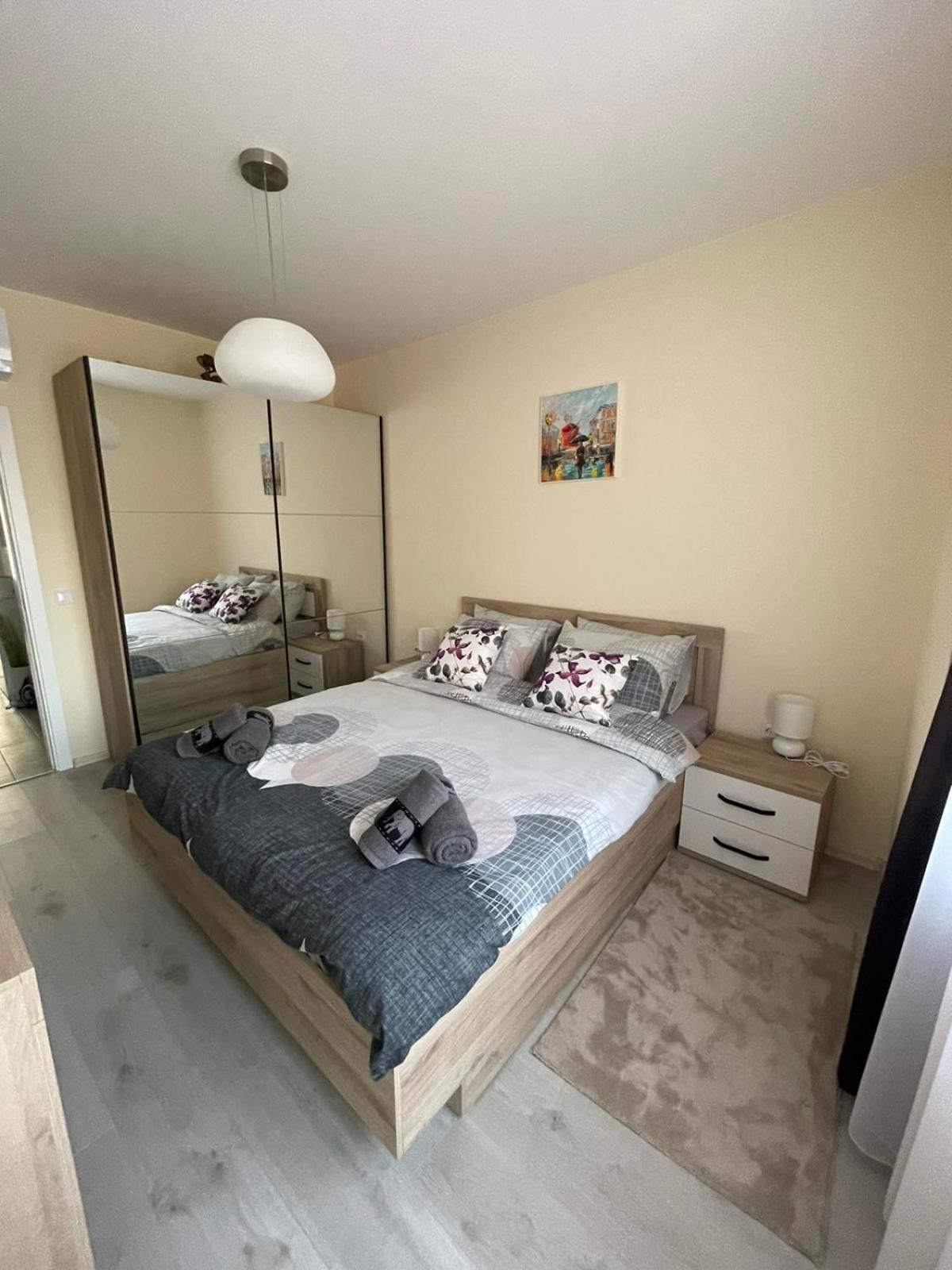 Harmony Apartment- 4 People- New Modern Flat-by The Sea Apartment *